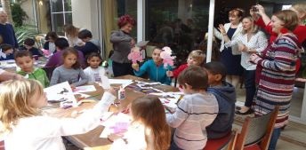 Polonijne dzieci bardzo wciągnęła świąteczna zabawa w teatr